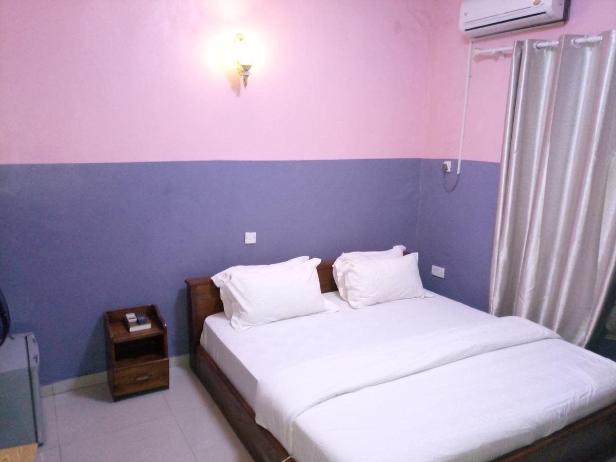 Glorious Hotel & Suites Ikotun Экстерьер фото