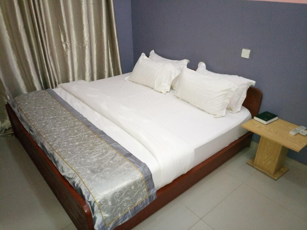 Glorious Hotel & Suites Ikotun Экстерьер фото