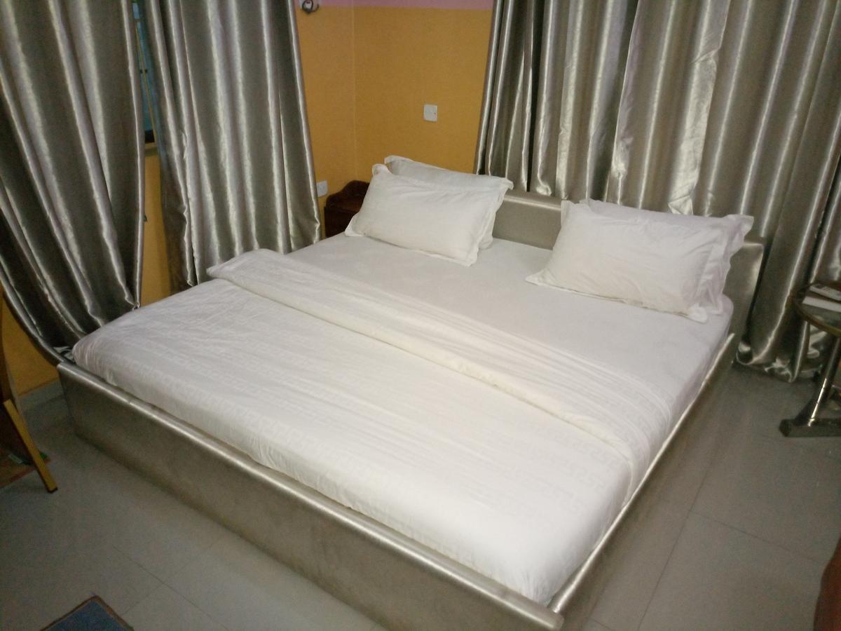 Glorious Hotel & Suites Ikotun Экстерьер фото